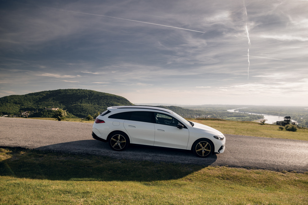 Mercedes-Benz CLA 350 4Matic Shooting Brake